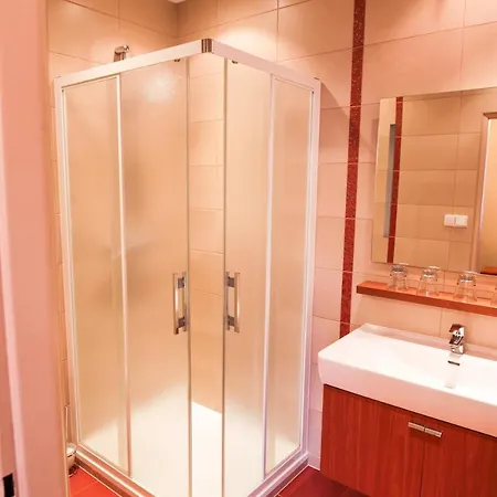 Tri Pumpy Tři Studně